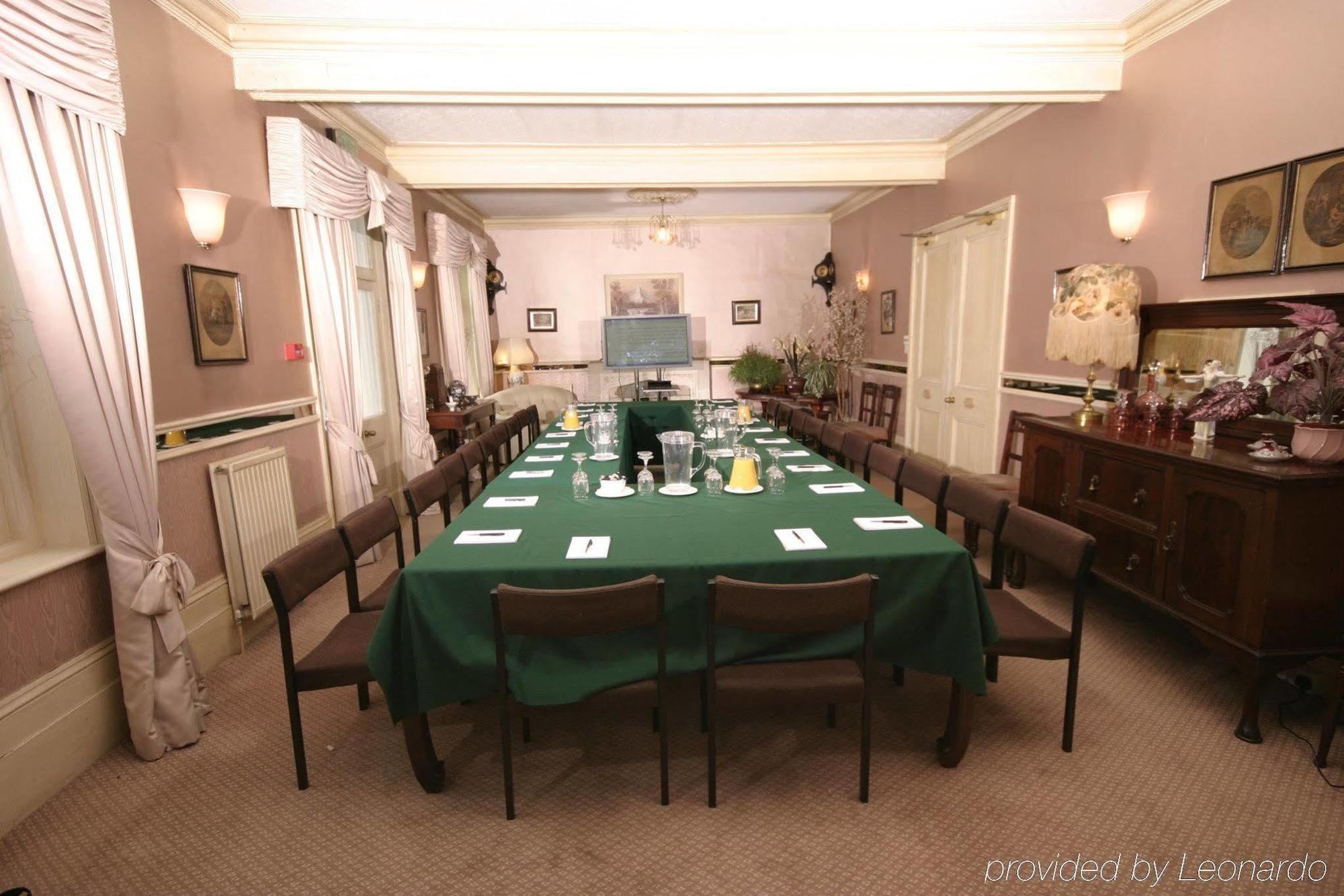 Fines Bayliwick Hotel Bracknell Dış mekan fotoğraf