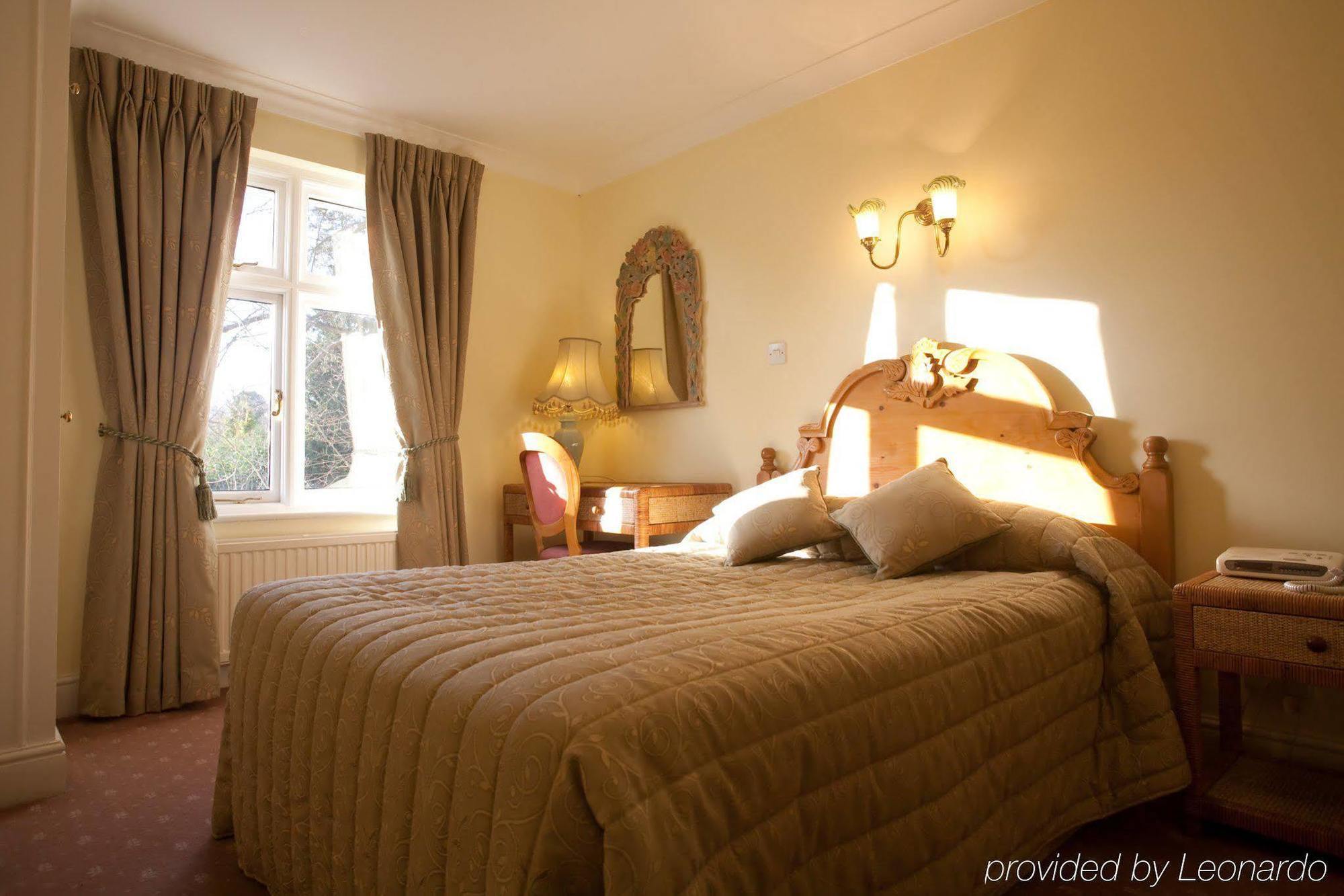 Fines Bayliwick Hotel Bracknell Dış mekan fotoğraf