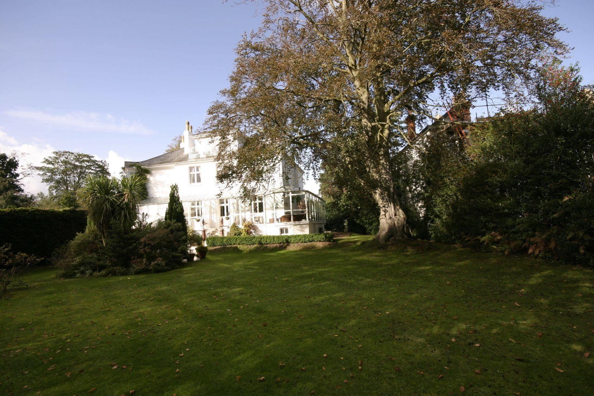 Fines Bayliwick Hotel Bracknell Dış mekan fotoğraf