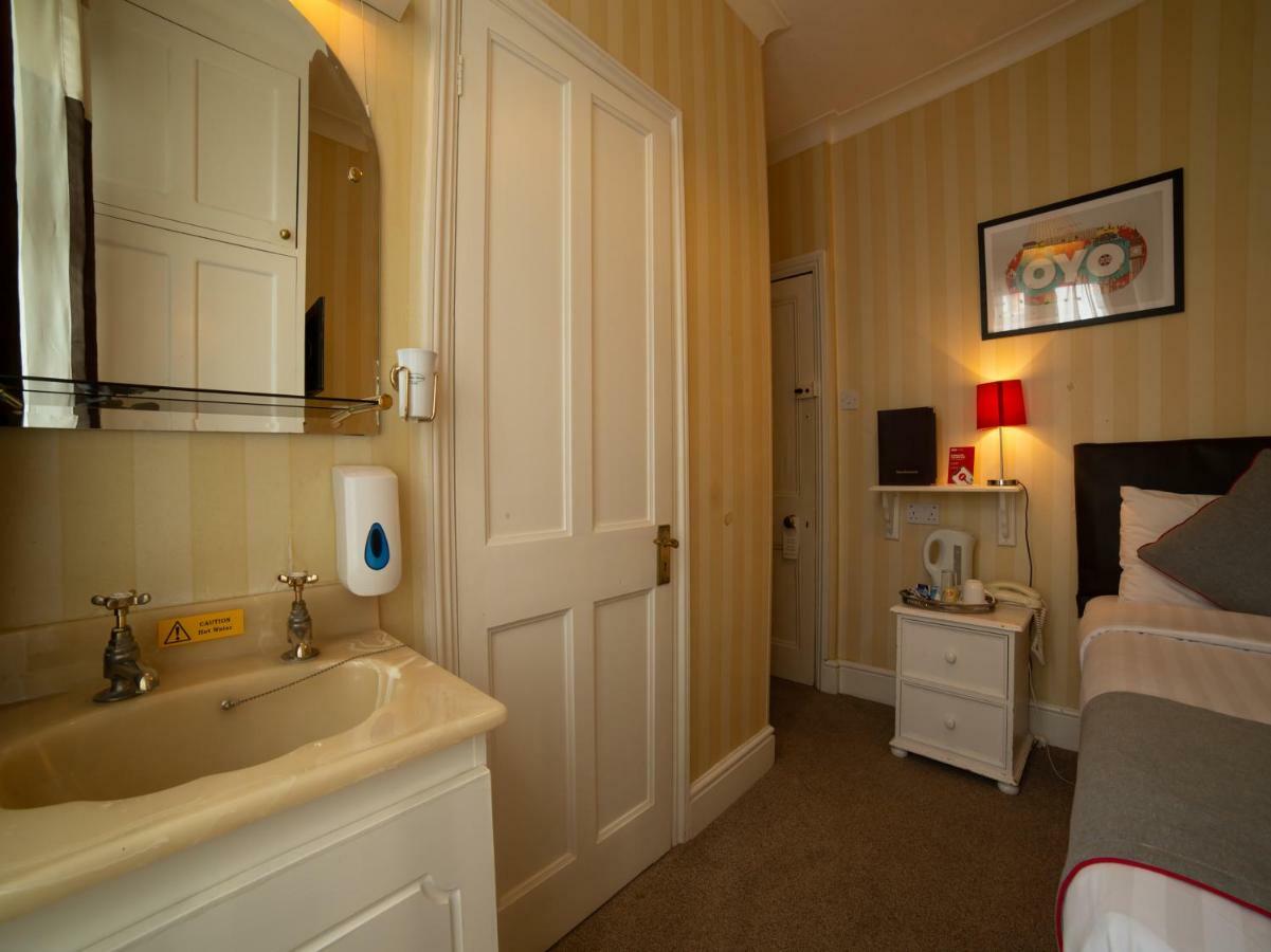 Fines Bayliwick Hotel Bracknell Dış mekan fotoğraf