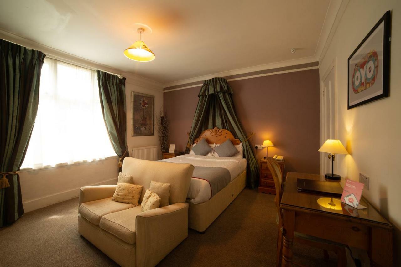 Fines Bayliwick Hotel Bracknell Dış mekan fotoğraf