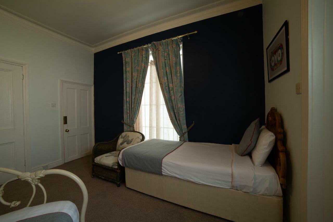 Fines Bayliwick Hotel Bracknell Dış mekan fotoğraf