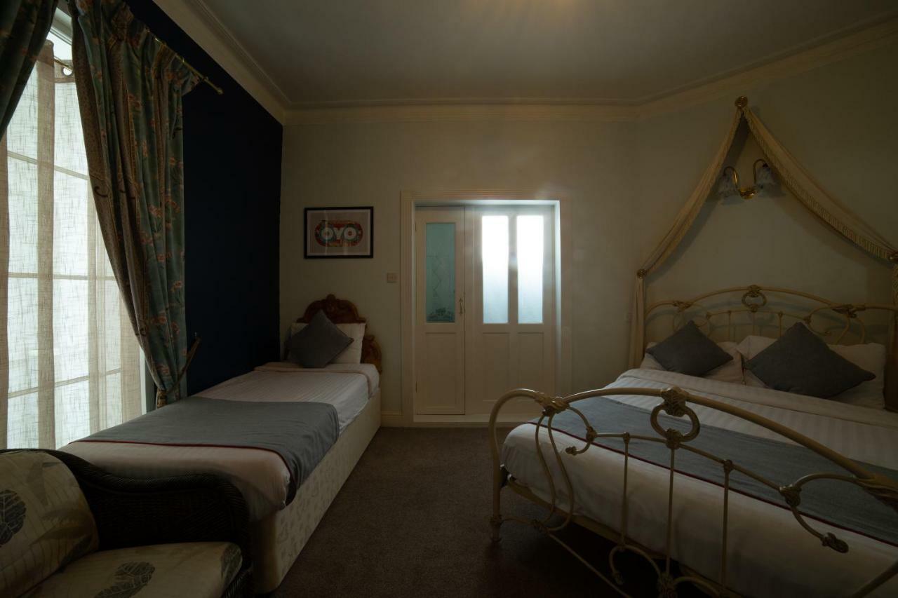 Fines Bayliwick Hotel Bracknell Dış mekan fotoğraf