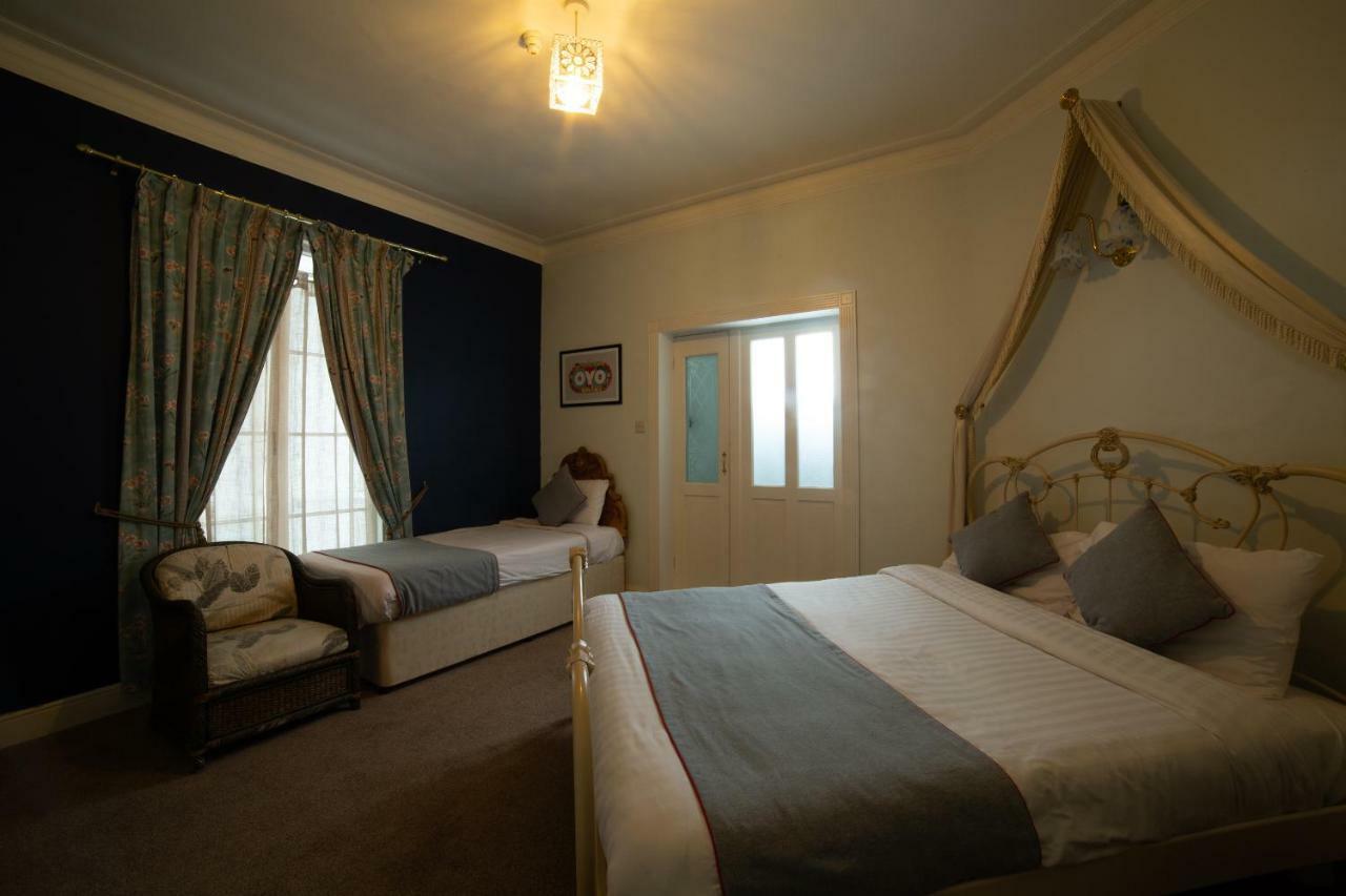 Fines Bayliwick Hotel Bracknell Dış mekan fotoğraf