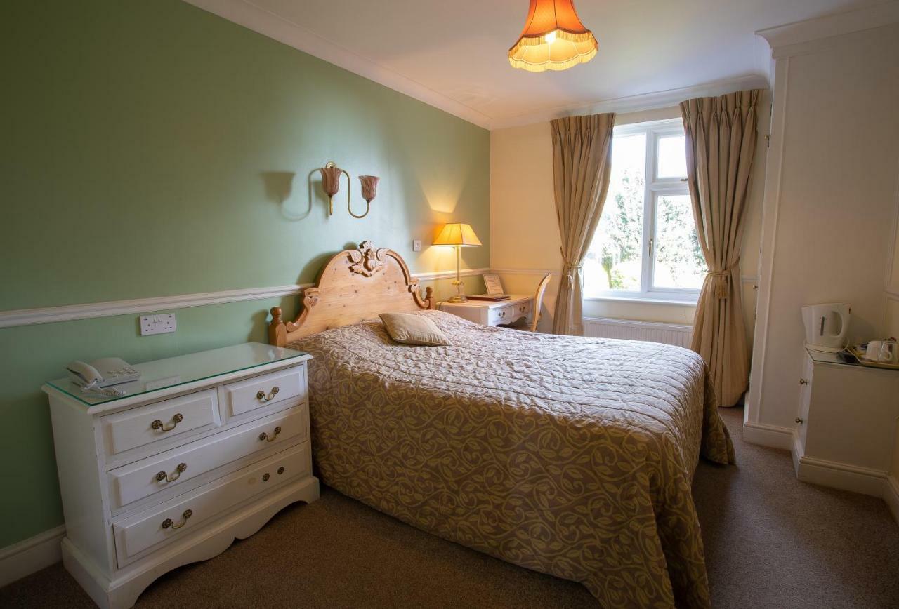 Fines Bayliwick Hotel Bracknell Dış mekan fotoğraf