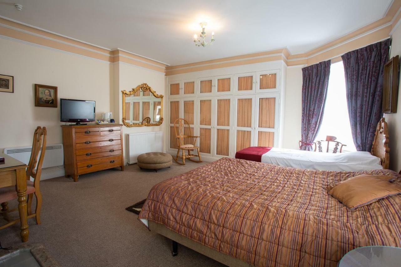 Fines Bayliwick Hotel Bracknell Dış mekan fotoğraf