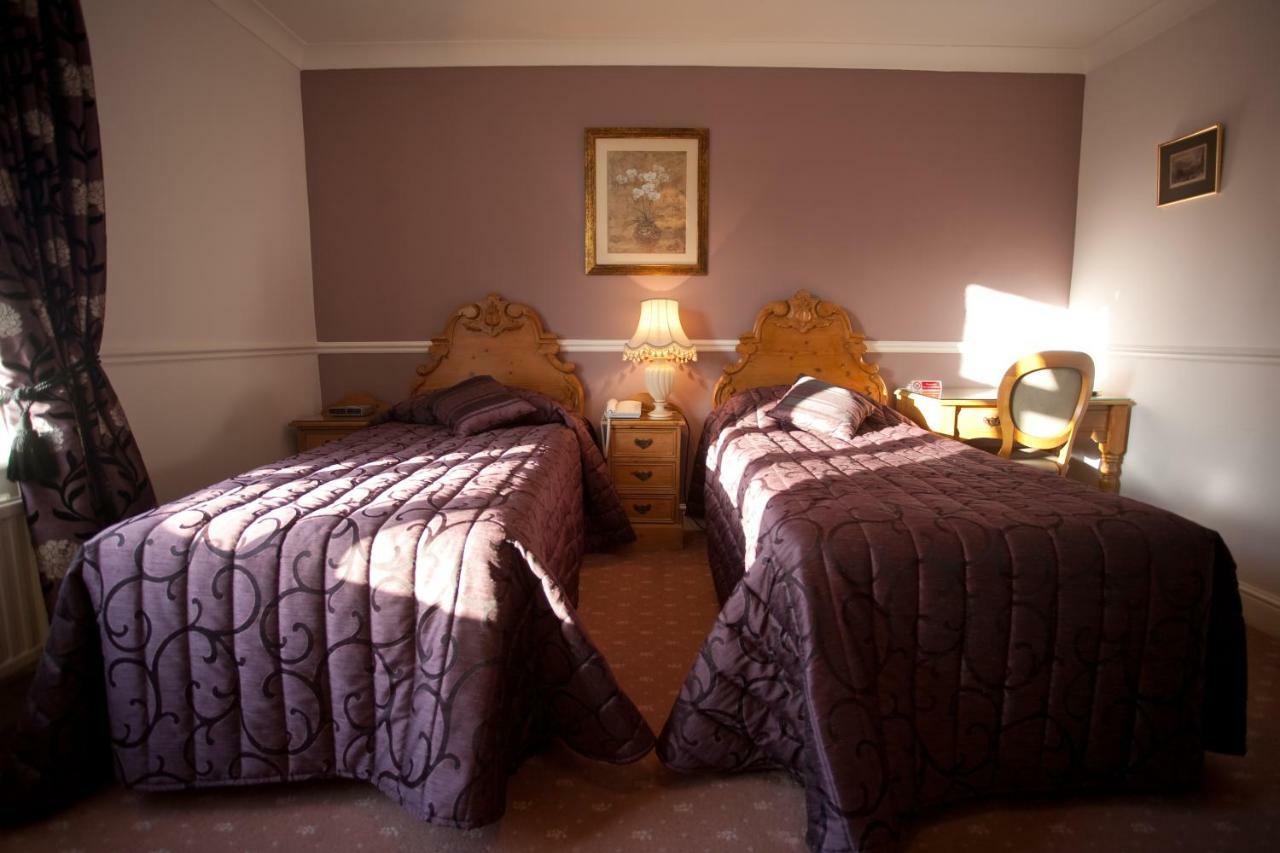Fines Bayliwick Hotel Bracknell Dış mekan fotoğraf