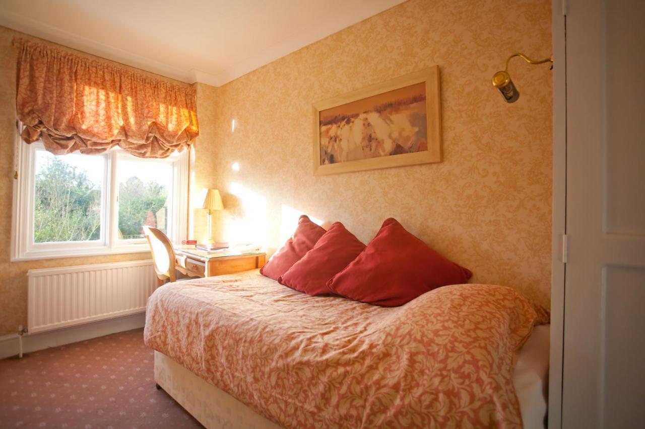 Fines Bayliwick Hotel Bracknell Dış mekan fotoğraf